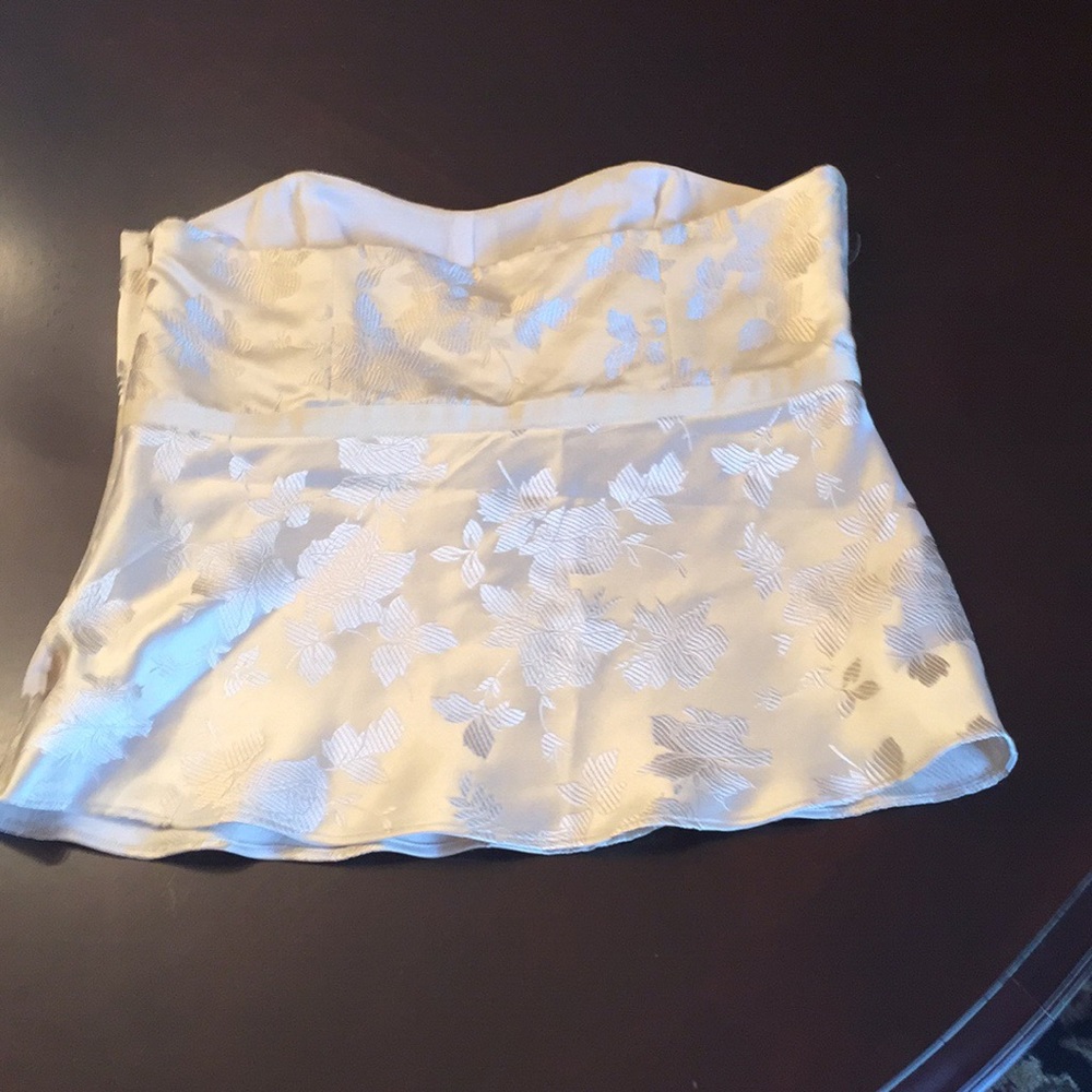 SALE ⭐️2 for $15⭐️Banana Republic Strapless top. - Picture 2 of 4